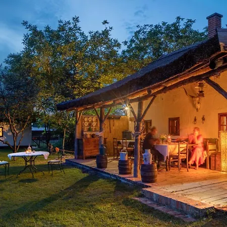 Station touristique Homoki Bed & Beyond Glamping Adult Only