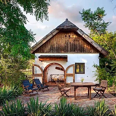 Homoki Bed & Beyond Glamping Adult Only 리조트 Ruzsa
